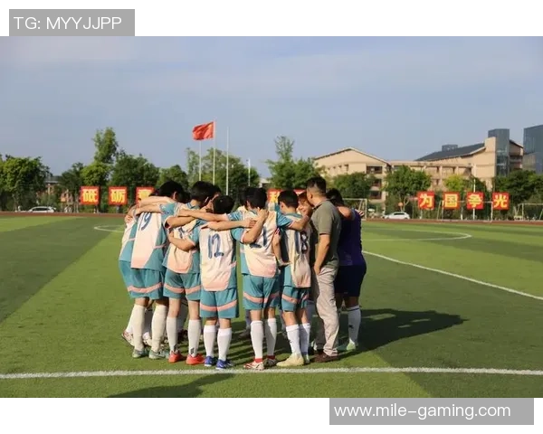 第五小学足球队奋勇拼搏展现青春风采助力校园文化建设与团队精神提升